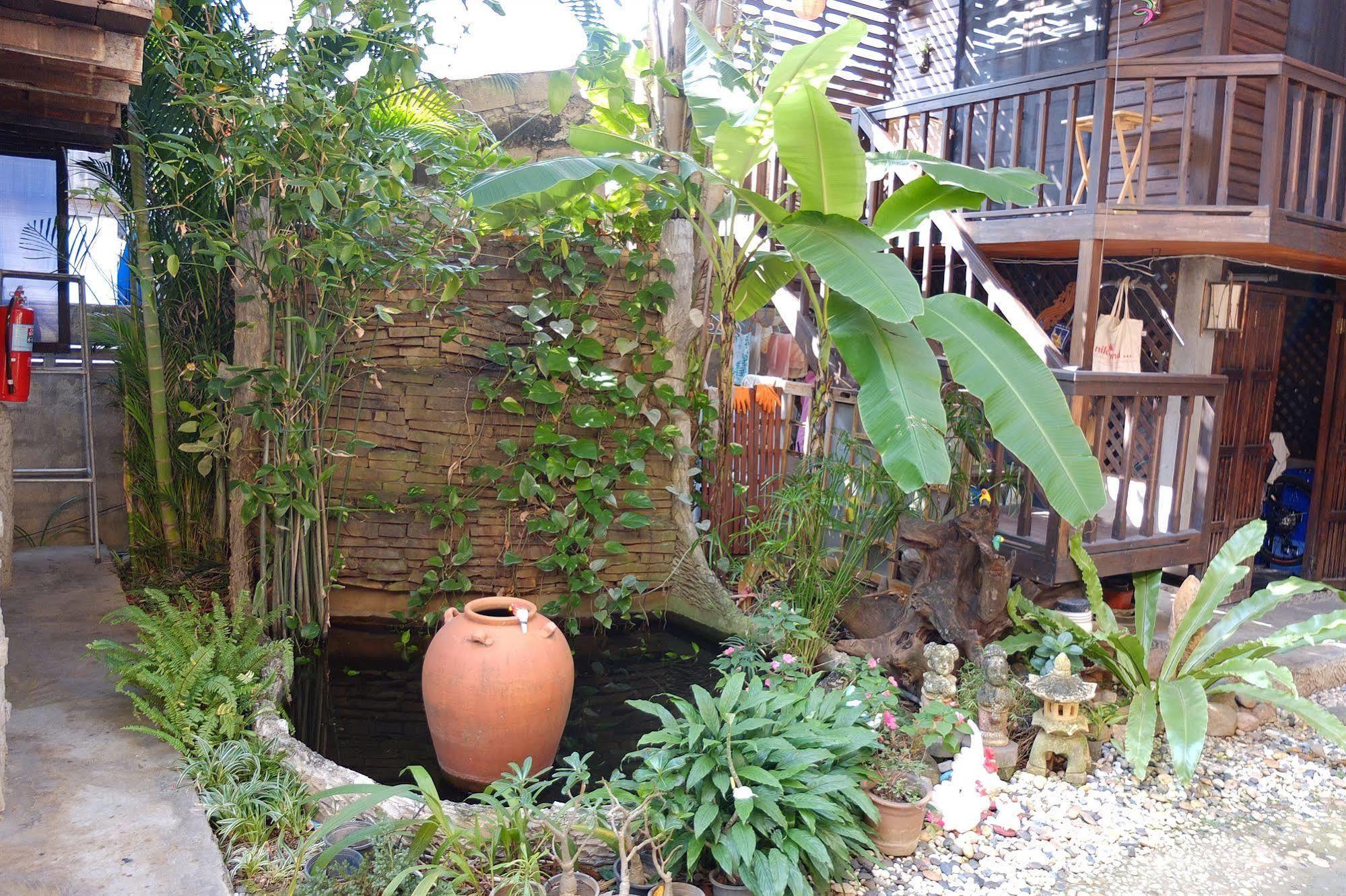 Saithong Guesthouse Чиангмай Экстерьер фото